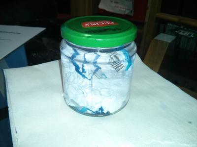 Die Karte in Aceton aufgelöst.